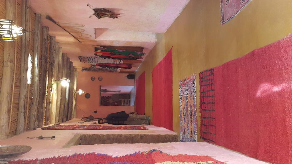 Auberge Chez Julia Мерцуга Екстериор снимка