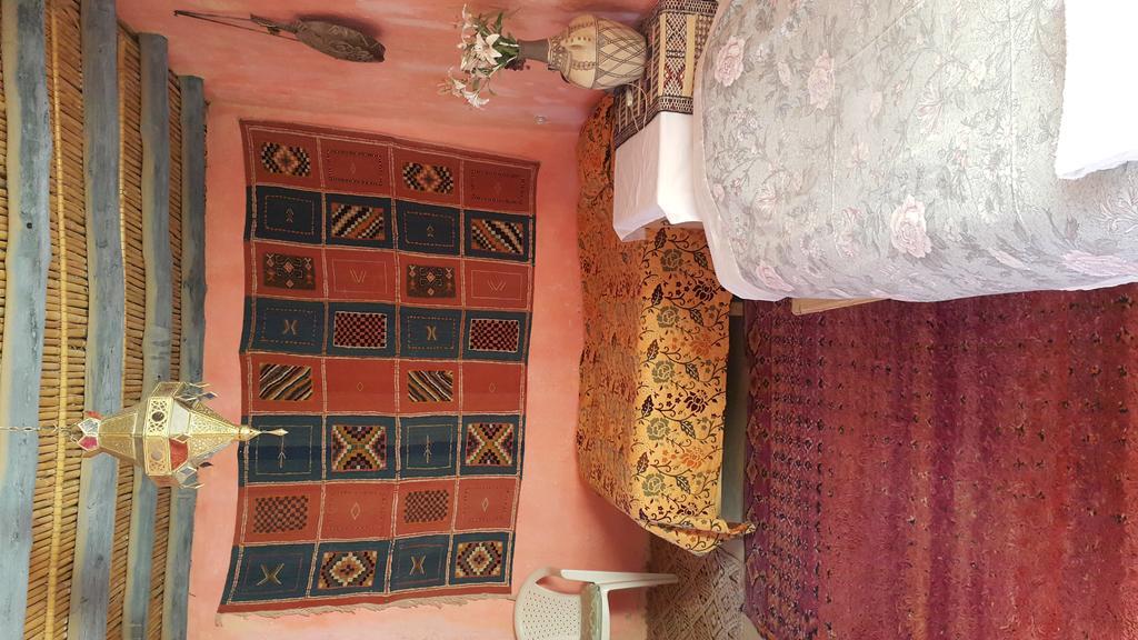 Auberge Chez Julia Мерцуга Екстериор снимка