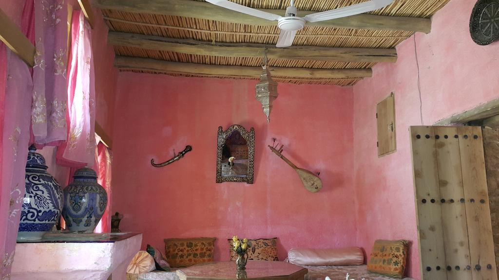 Auberge Chez Julia Мерцуга Екстериор снимка